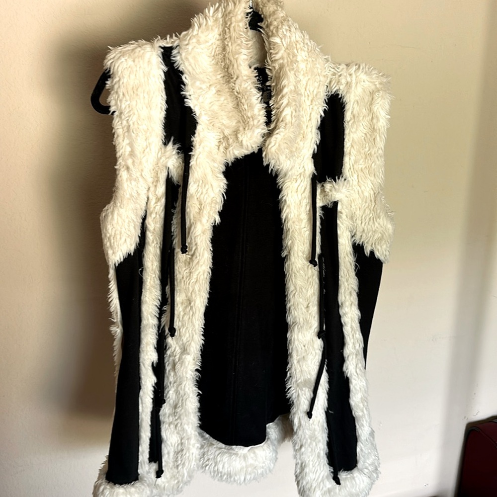 Twisted Heart Sherpa Vest One Size